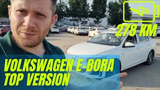 Чем отличается VOLKSWAGEN E-BORA от VOLKSWAGEN E-LAVIDA