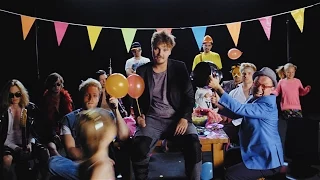 Roope Salminen & Koirat - Madafakin darra feat. Ida Paul (virallinen musiikkivideo)