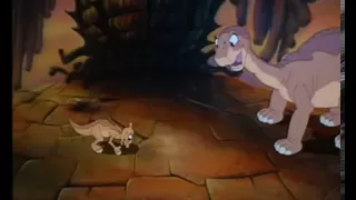 Land Before Time (French) HQ - Le petit dinosaure - Rencontre entre Petit pied, Becky et Pétri