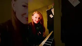 «Разлука» из к/ф « Гардемарины , вперёд!» P.S. кот тоже любит музыку 🎹🎶🤍🖤