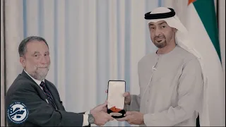 Sheikh Mohammed bin Zayed Converses with Institute Exec. Dir. Robert Satloff on Receiving Award