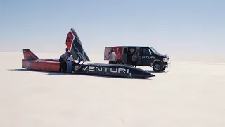 ¿Qué vehículo ostenta el récord de velocidad absoluto 'sobre tierra'?