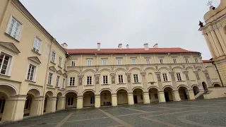 Вильнюсский университет- главный или Большой двор.