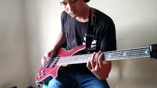 Cradle of filth - herbreak and seance ( Bass Cover )