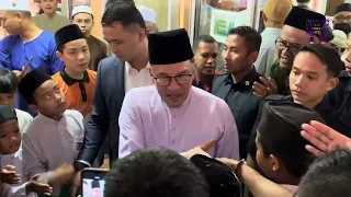 MENAKJUBKAN !! DATUK SERI ANWAR IBRAHIM DI SAMBUT MERIAH JEMAAH MASJID AL HIJRAH DESA PINGGIRAN