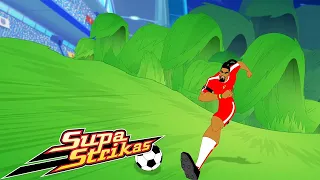 Supa Strikas | Temporada 6 Episodio 6 - Campo imperfecto | Serie de Aventura de Fútbol