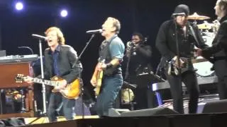 Bruce Springsteen & Paul McCartney - I Saw Her Standing There & Twist and Shout - Hyde Park London