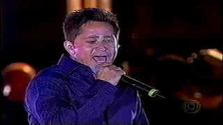Tributo a Leandro | Leonardo canta "A Distância" no Especial da Rede Globo em 12/07/2003