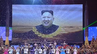 金正恩将軍に栄光を / 김정은장군께 영광을 / Glory to General Kim Jong Un (モランボン楽団,青峰楽団,功勲国歌合唱団)