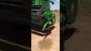 Жатка John Deere 930 9 метров  в тестовой  работе.