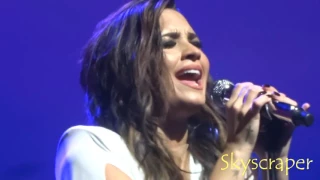Demi Lovato dodging notes Live - Genious song changes (Vocal Creativity Showcase)