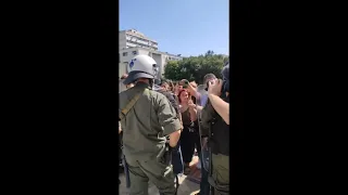 Ανατριχίλα: ΜΑΤατζής-νέος Κορκονέας με το χέρι στο όπλο, απέναντι στους φοιτητές