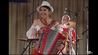 Des Portugaises à Sablé par Angélique et ses musicos