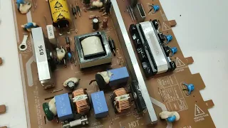 Réparation de la carte d'alimentation d'un téléviseur Samsung 32" de 2009