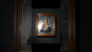 Икона Богородицы "Аз есмь с вами, и никтоже на вы", украшенная кристаллами "Swarovski"