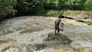 JALA IKAN DI SUNGAI SAAT BANJIR HASILNYA BEGITU MEMUASKAN