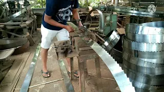 tehnik menyambung gergaji pita SAWmill.