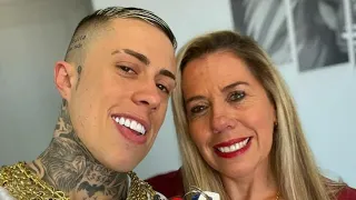 MC DANIEL FAZ BRINCADEIRA E PRESENTEIA SUA MÃE COM UM CARRO