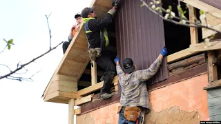 The Foreign Volunteers Helping To Rebuild Ukraine