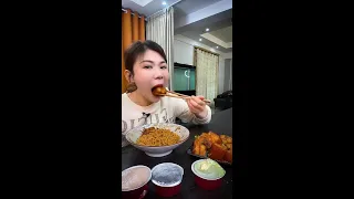 CHINESE MUKBANG FOOD EATING SHOW