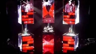 MUSE  LIVE .UPRISING.....Intro coming on stage - Seattle 4.2.2010