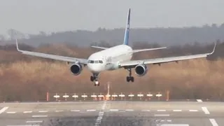 Scary Plane Landing - Boeing 757 Crosswind fight (HQ, full HD)