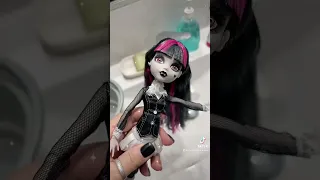 Muñeca  Monster High - Draculaura Reel Drama (cambio de peinado)