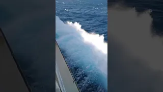 HUGE WAVE