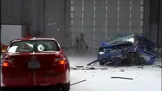 CRASH TEST Toyota Camry VS Toyota Yaris - Car to Car