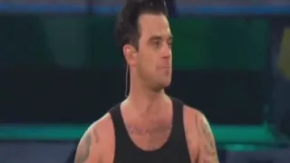 Robbie Williams - Me and My Monkey - Knebworth'03