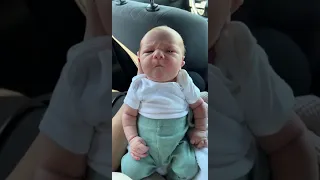 Newborn Baby Has Sneezing Fit || ViralHog