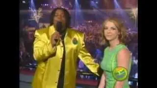 Kenan Thompson Interviews Britney Spears At 1999 Nickelodeon Big Help Concert