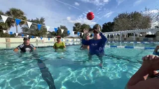 Setting in water volleyball