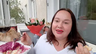 МУКБАНГ💥Сельдь под шубкой😋ЛЮБИМЫЙ САЛАТ🥰и гранатовый СОК🍷еще узбекская лепешка👍