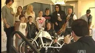 Gene Simmons Supports Local Kids Club