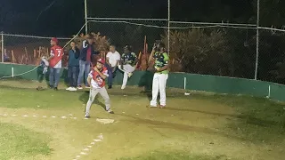 Softbol del Limón Titanes buscan poner fin a la Semifinal Vs Maquinaria