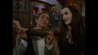 The New Addams Family: 01x31 - Green Eyed Gomez