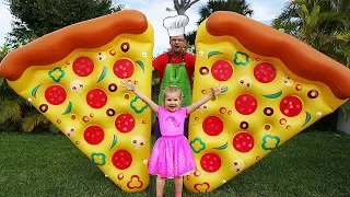 Diana and Roma Pretend Play with Giant toy food