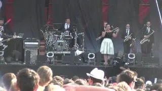 Caro Emerald - Back It Up (live) @ Sziget Festival 2012, Budapest, Hungary, August 9, 2012