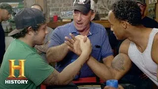 Swamp People: Arm Wrestling - Holden Landry vs. Dorien Edgar (Season 8) | History