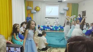 Чайка над морской волной. Захватова Есения (7 лет) Выпускной в детском саду.