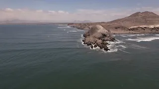 The longest waves in the world in Chicama | Peru in 4K