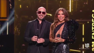 Thalia The Legend y Pitbull Dan La Bienvenida A Premio Lo Nuestro