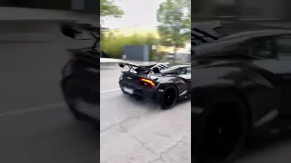 U-turn with the Huracan STO