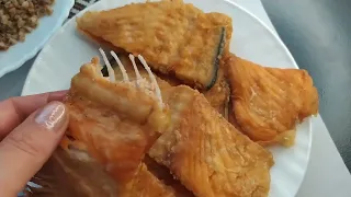 Смажені хребти червоної риби                fried red fish spines
