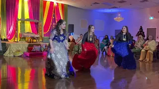 Shazma and Akif's Mehndi - Dance Performance!!!