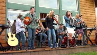 The Willis Clan "Traveling Song"