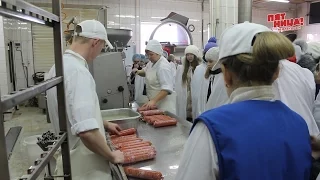 Нефтекамские школьники узнали как делается колбаса