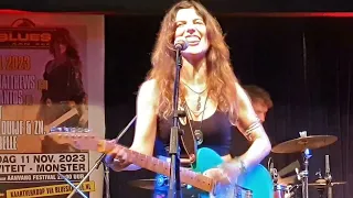 Susan Santos performing "Someone to Love" at the  Blues aan Zee Festival