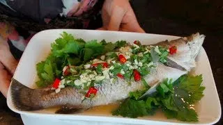 Steamed Fish w/ Lime | Pla Neung Manao--Hot Thai Kitchen! ปลากะพงนึ่งมะนาว